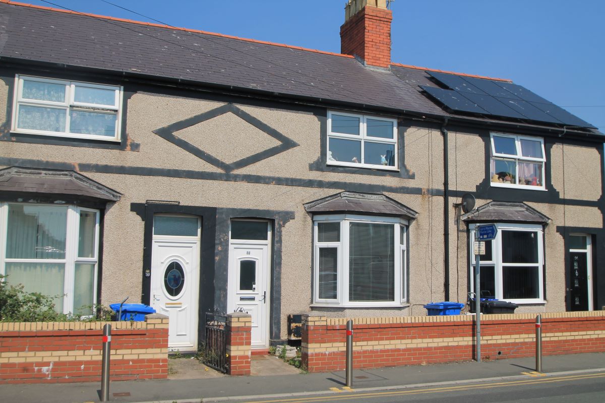 52, Ffynnongroew, Rhyl photo 2