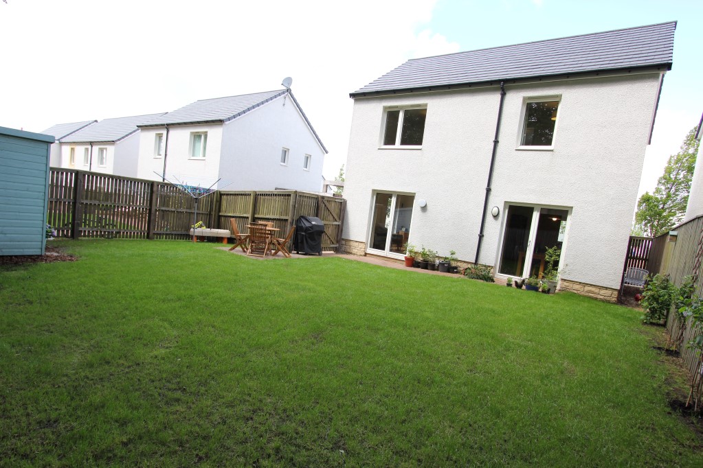 Free property report 24 Picketlaw Road, Eaglesham, G76 0BF Chimnie