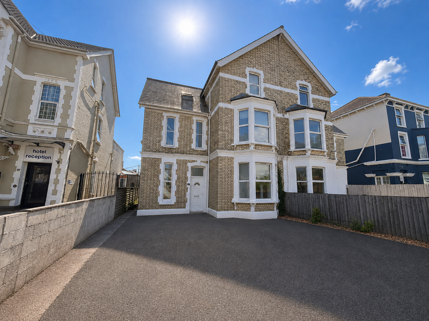32, Newport photo 2