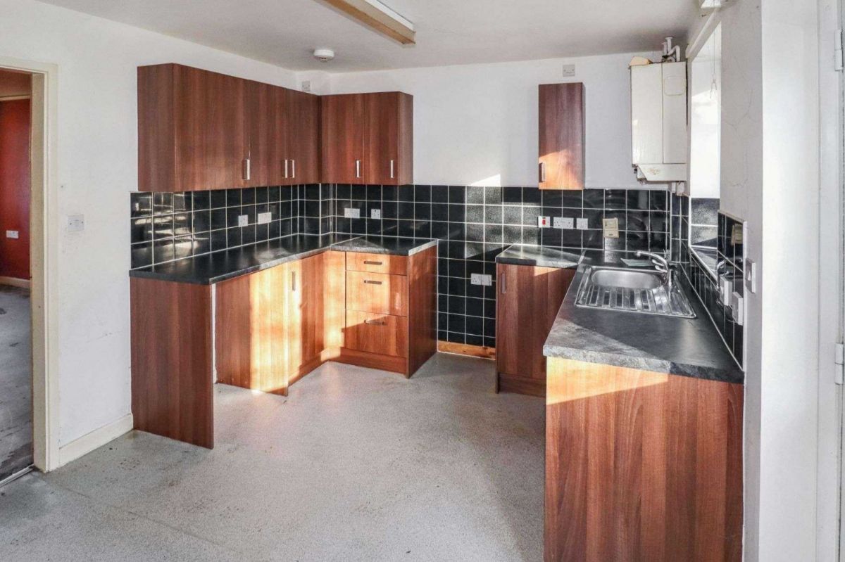 4 Hebble Brook Close, Halifax photo 4