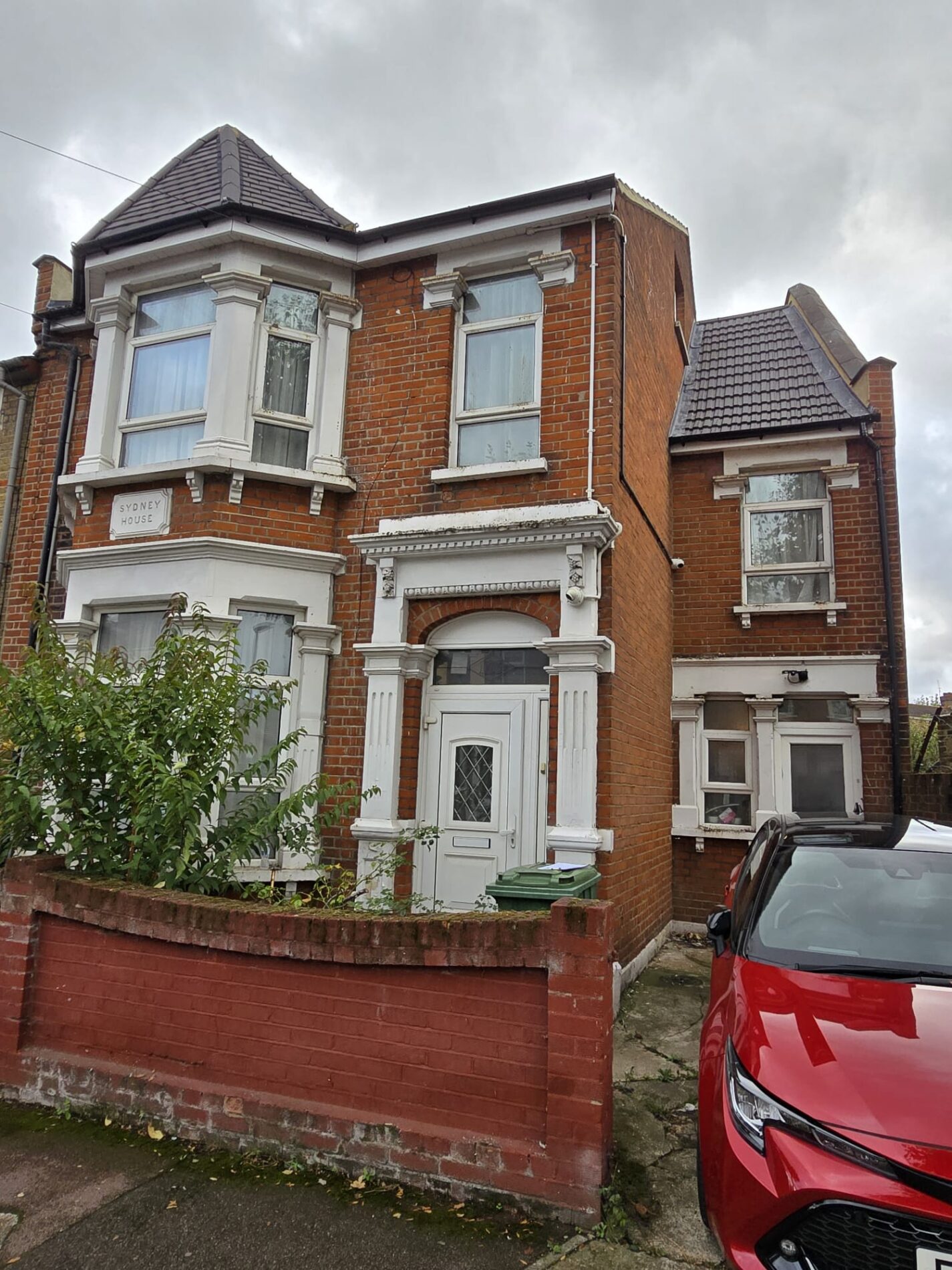 5-bed semi-detached on 109, Ruskin Aveue, London, £599,555