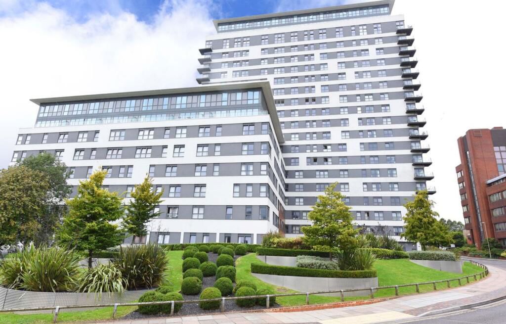 2 bed flat for sale