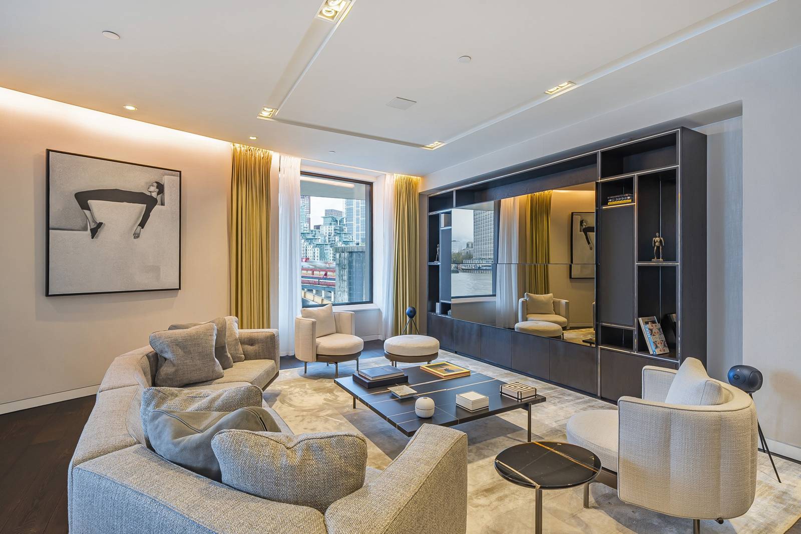 3 bedroom flat for sale 0