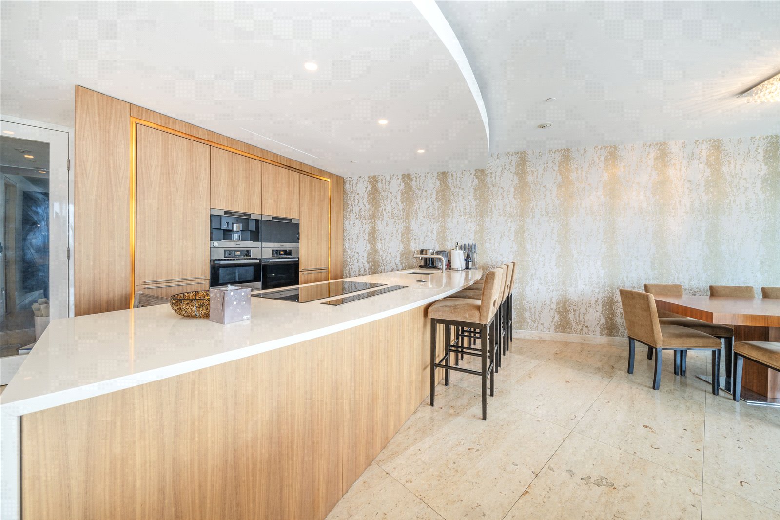 3 bedroom flat for sale 0