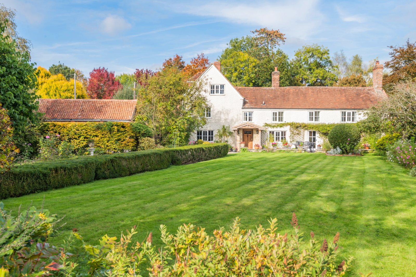 5 bedroom detached house for sale 0