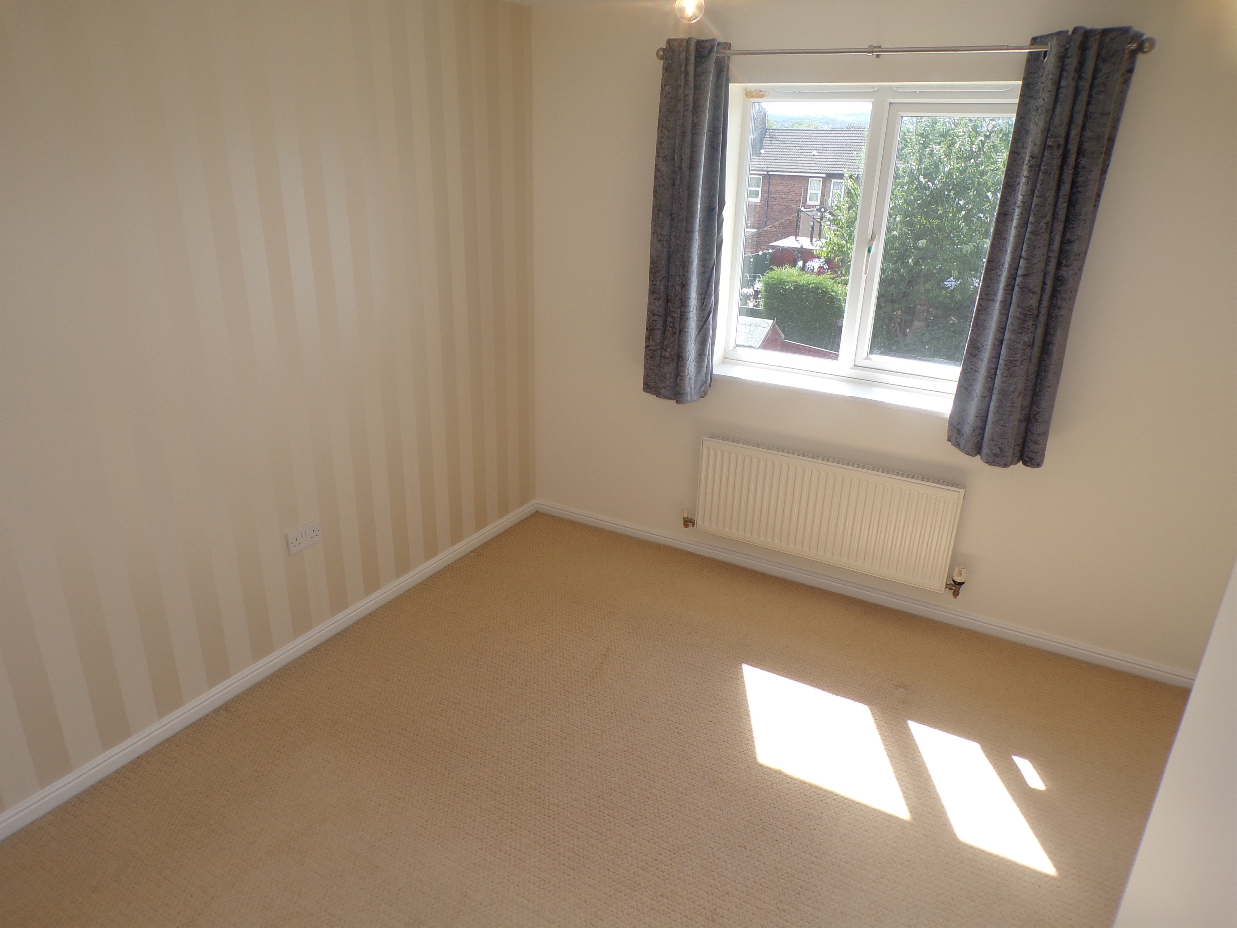 2 Bedrooms Terraced house to rent in Oadby Drive, Chesterfield S41