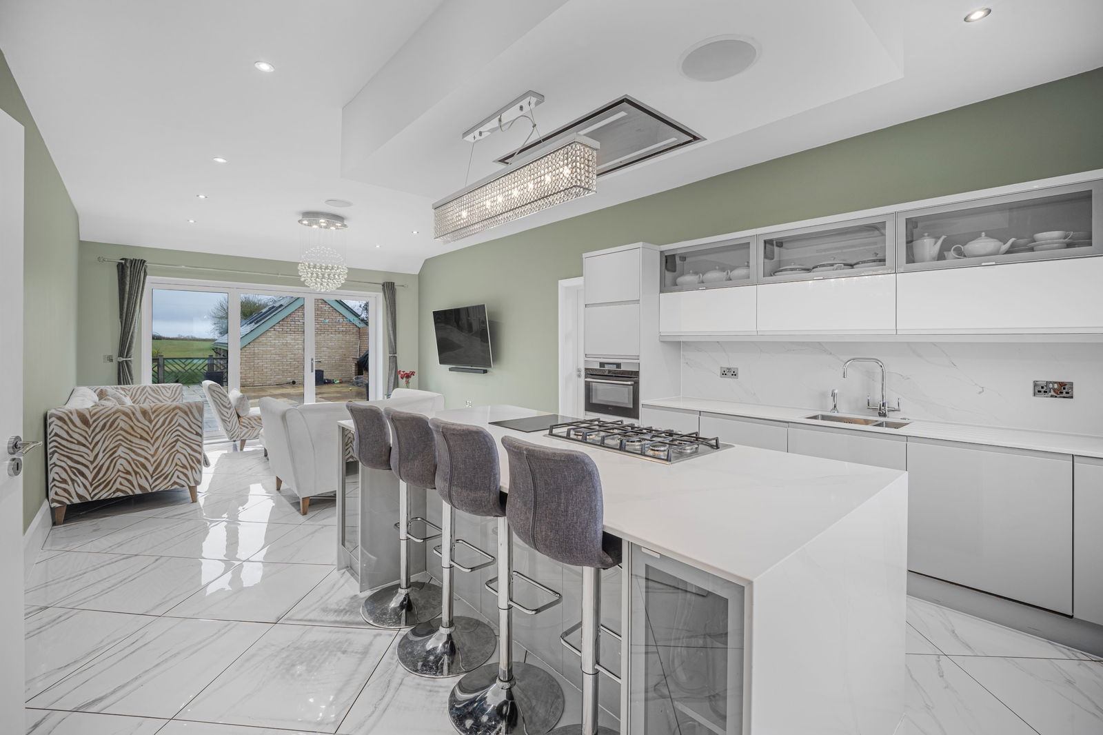 5 bedroom detached house for sale 0