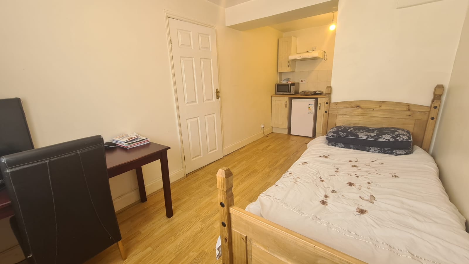 17, Stainby Close, West Drayton photo 4
