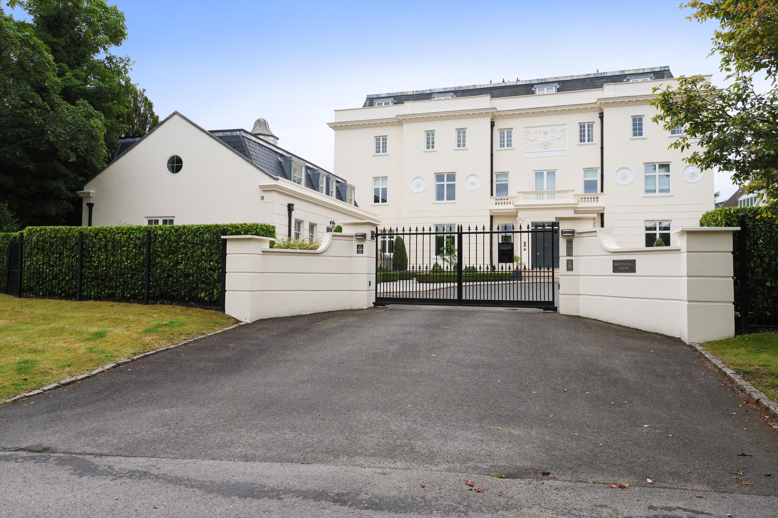 3 bedroom town house for sale 0