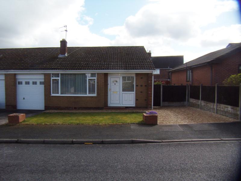 Free property report 72 Piercy Avenue, Marchwiel, Wrexham, LL13 0RP