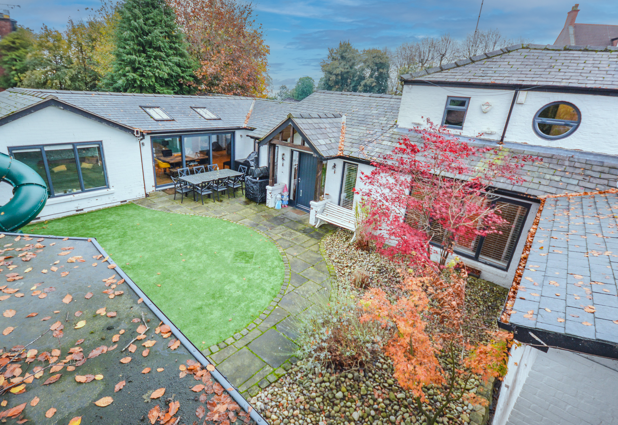 5 bedroom detached house for sale 0