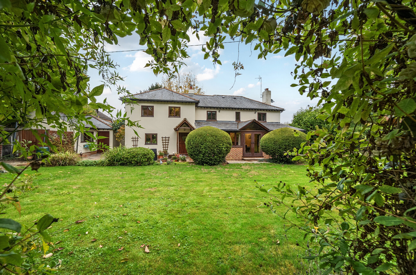 4 bedroom detached house for sale 0