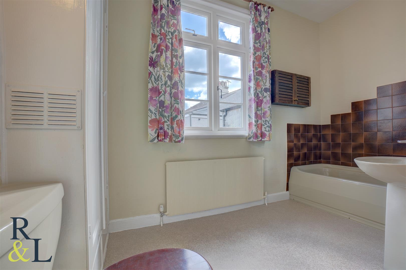 Photos of Bingham Road, RadcliffeOnTrent, Nottingham NG12 61635790