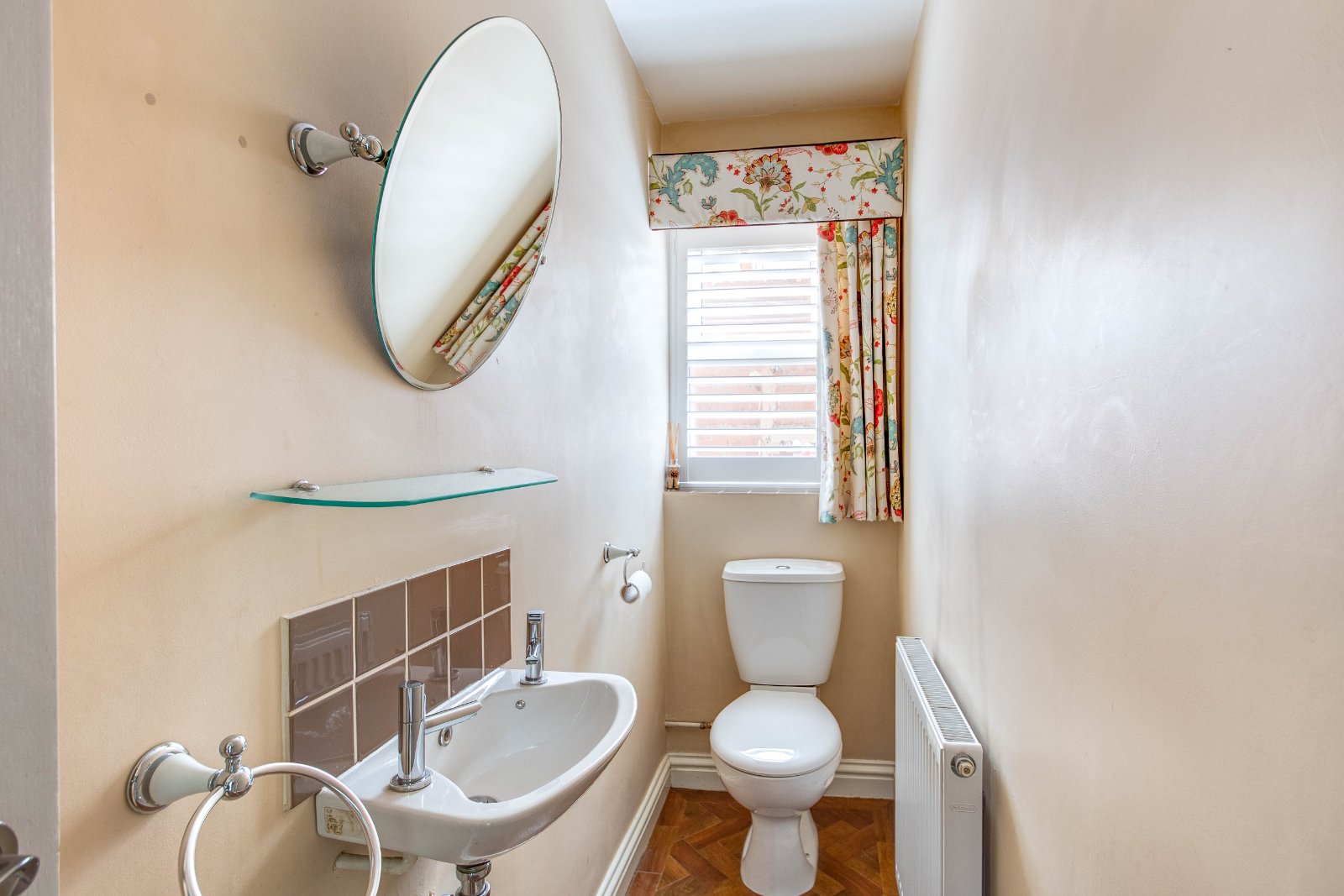 Photos of Lodge Close, Halesowen, West Midlands B62 66494003