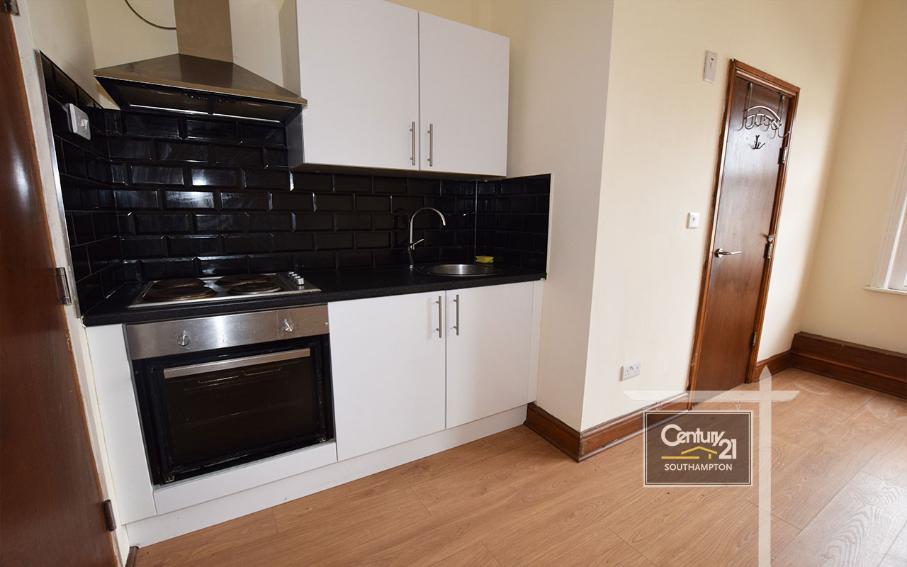 Denzil Court, Denzil Avenue, SOUTHAMPTON photo 4