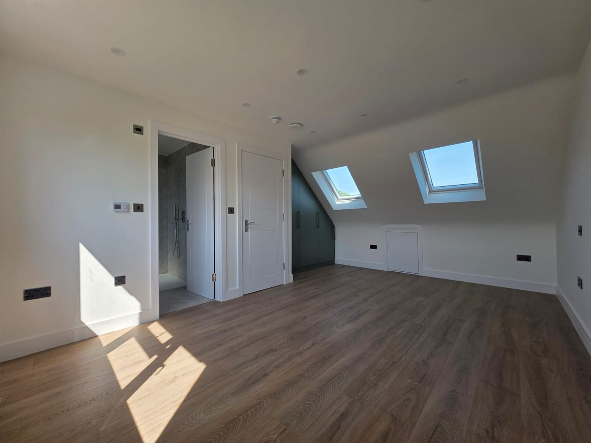 Flat Ensuite Room, 44, Avenue Gardens, Horley photo 5