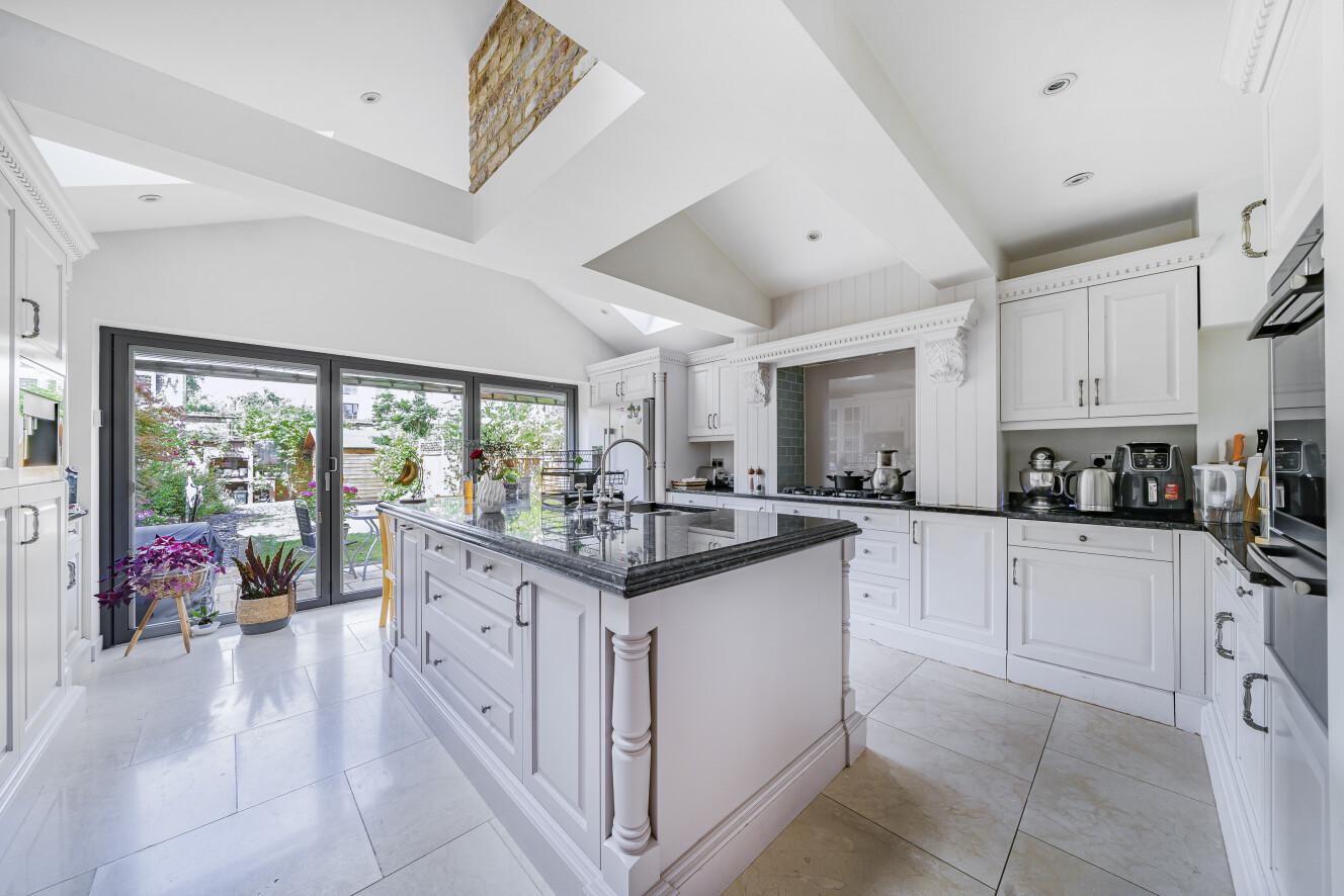 4 bedroom terraced house for sale 0