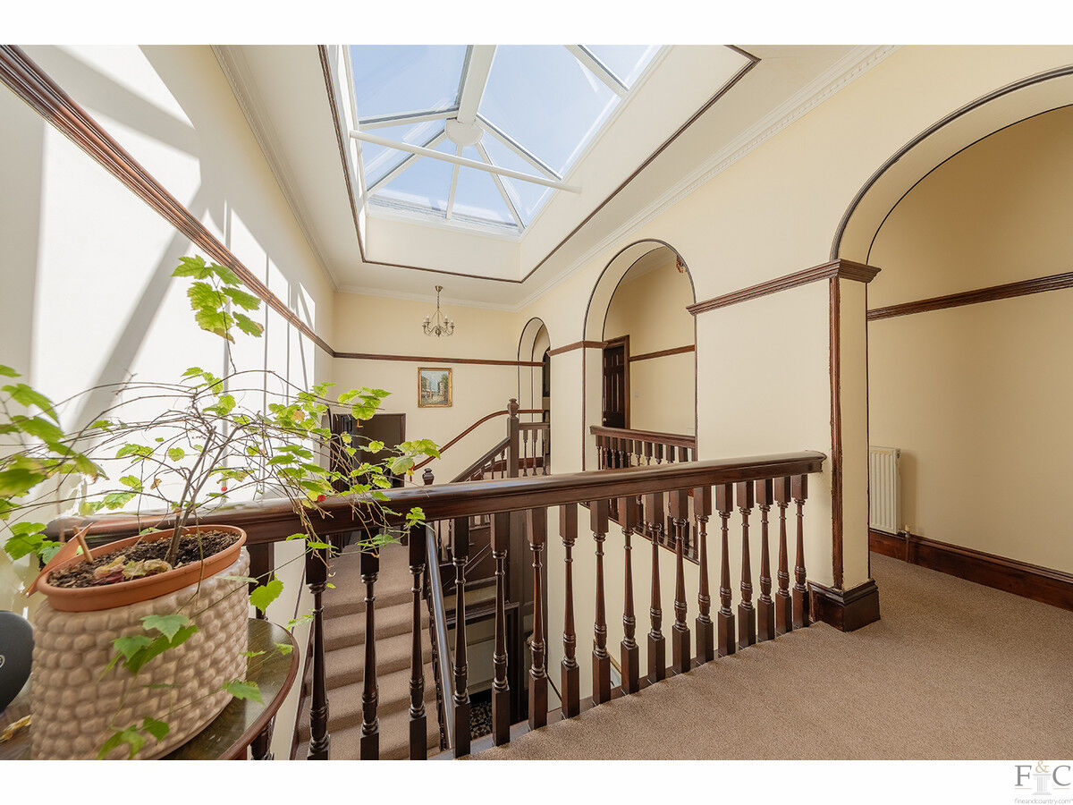 9 bedroom detached house for sale 0