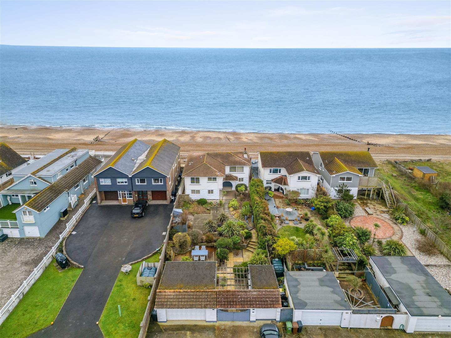 3 bedroom maisonette for sale