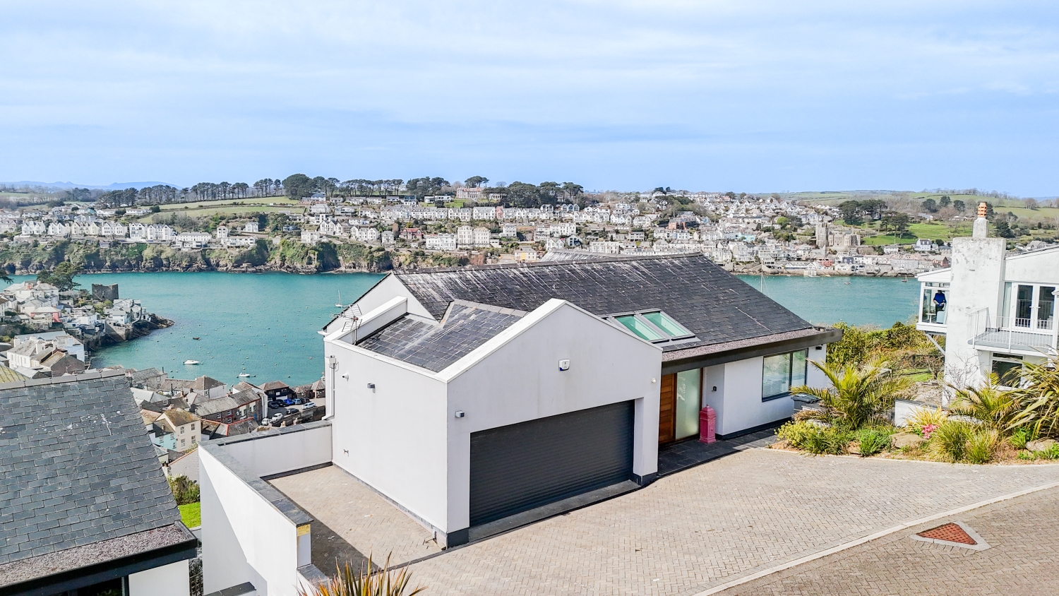 5 bedroom detached house for sale 0
