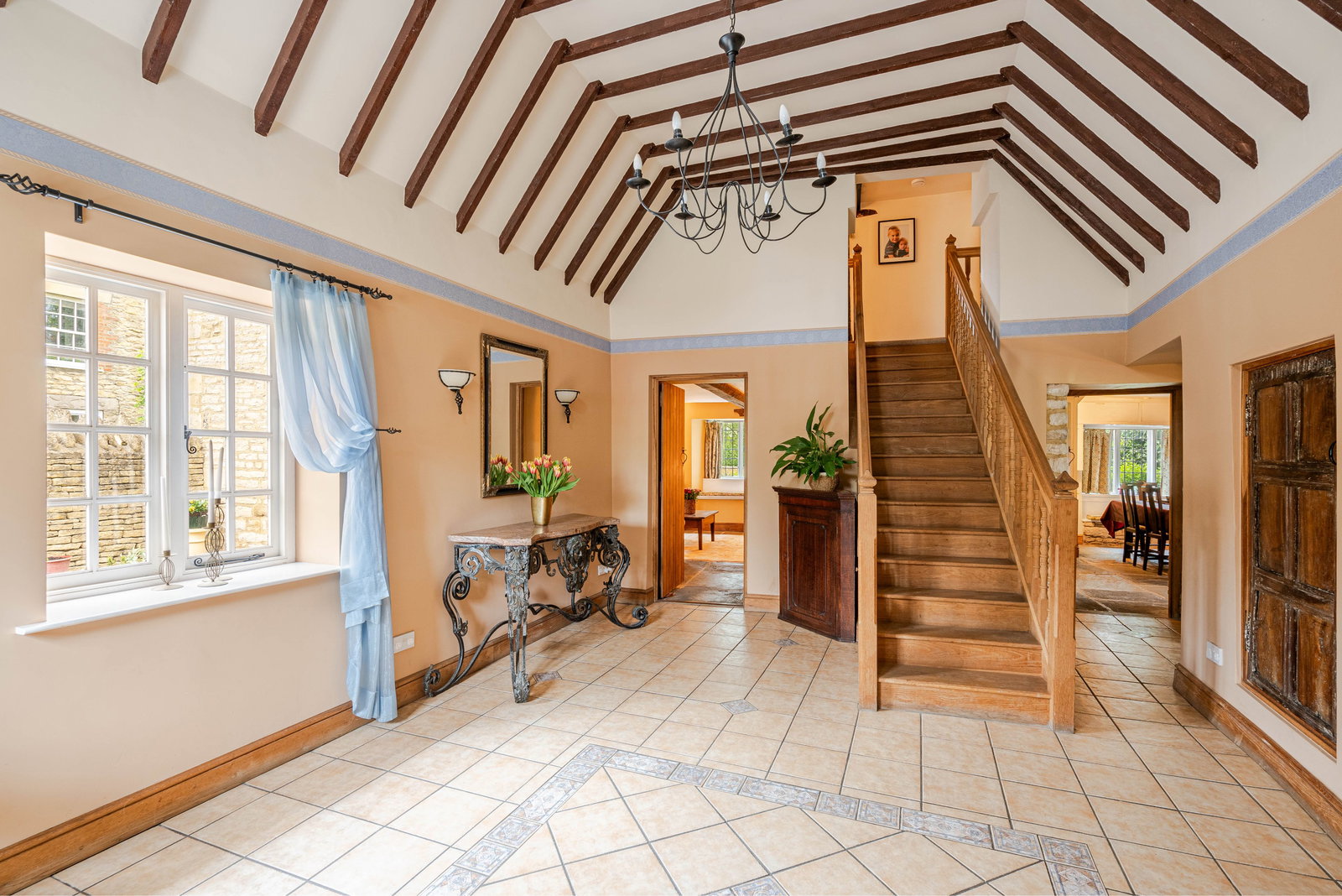 5 bedroom detached house for sale 0