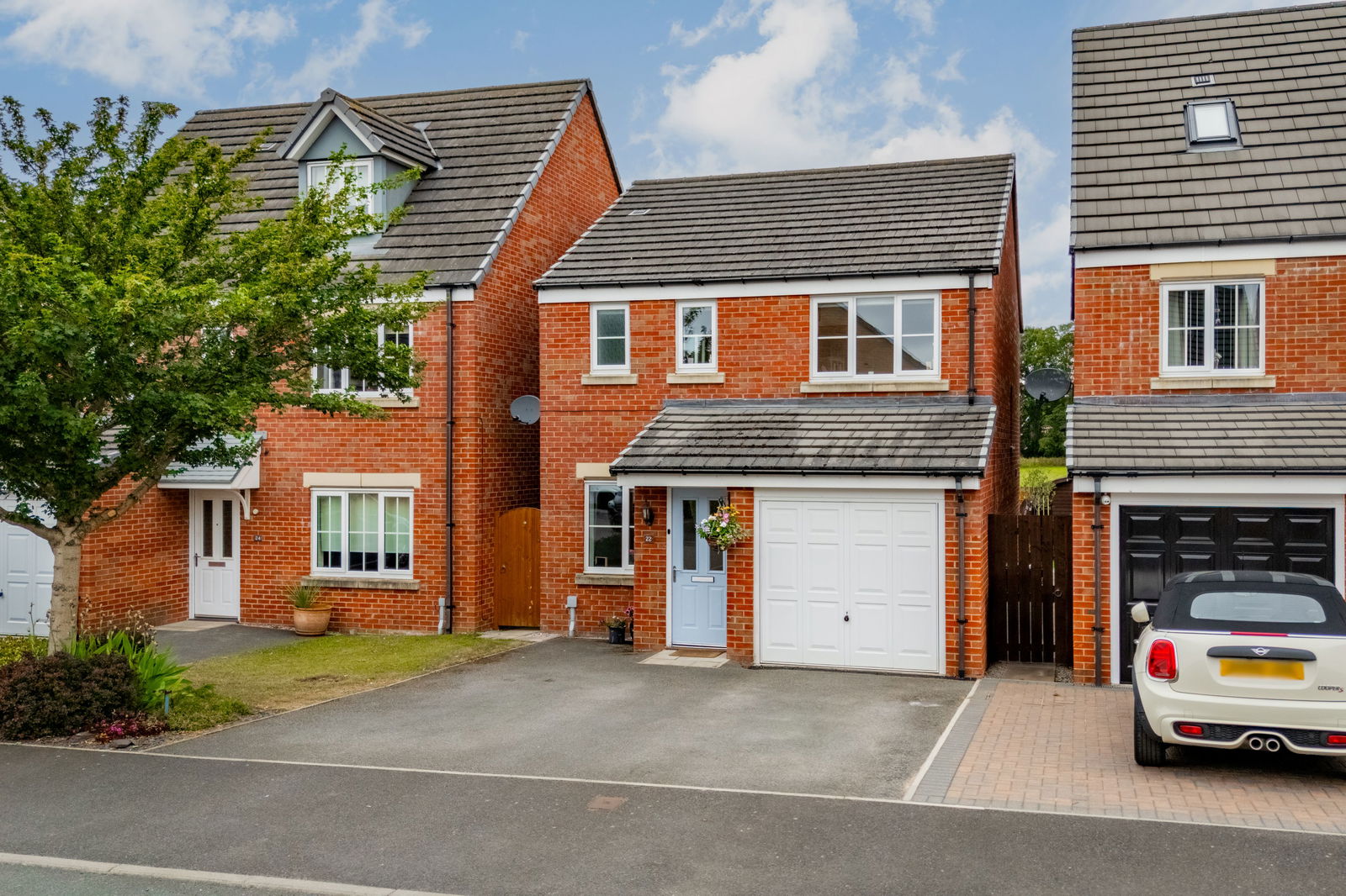 3-bed house on 22, Holme Farm Way, Pontefract, £300,000