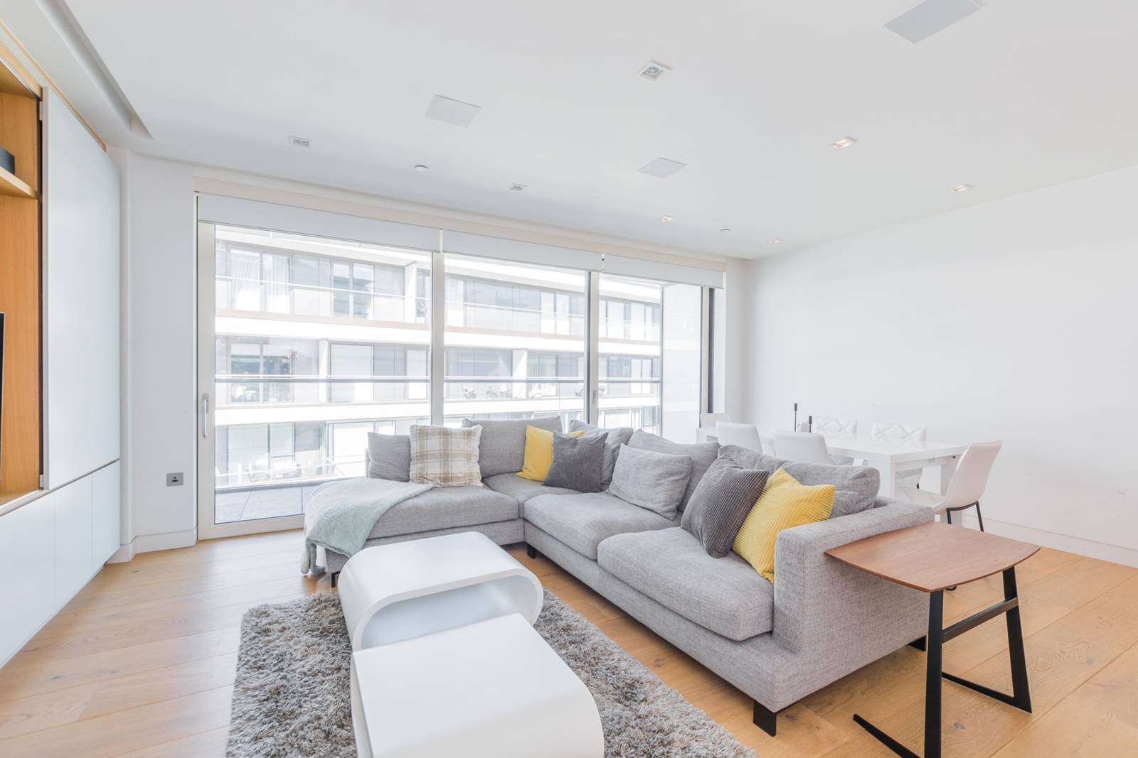 3 bedroom flat for sale 0