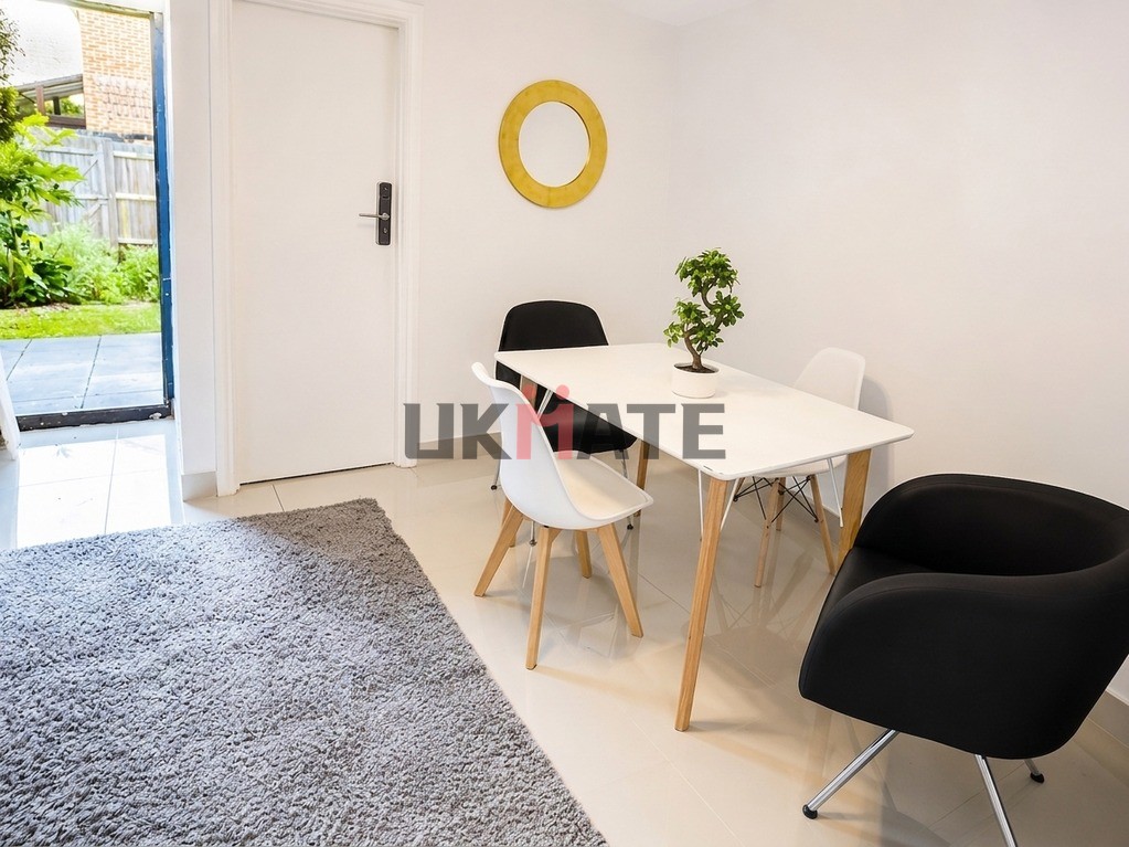 44, Claire Place, London photo 3