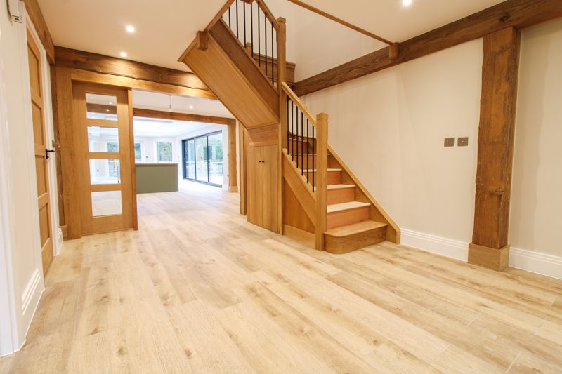 5 bedroom detached house for sale 0