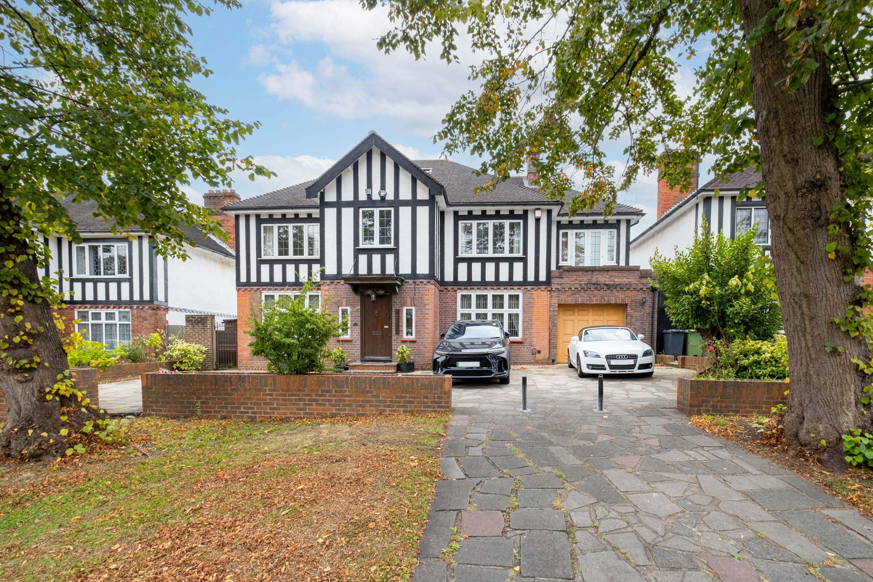 7 bedroom detached house for sale 0