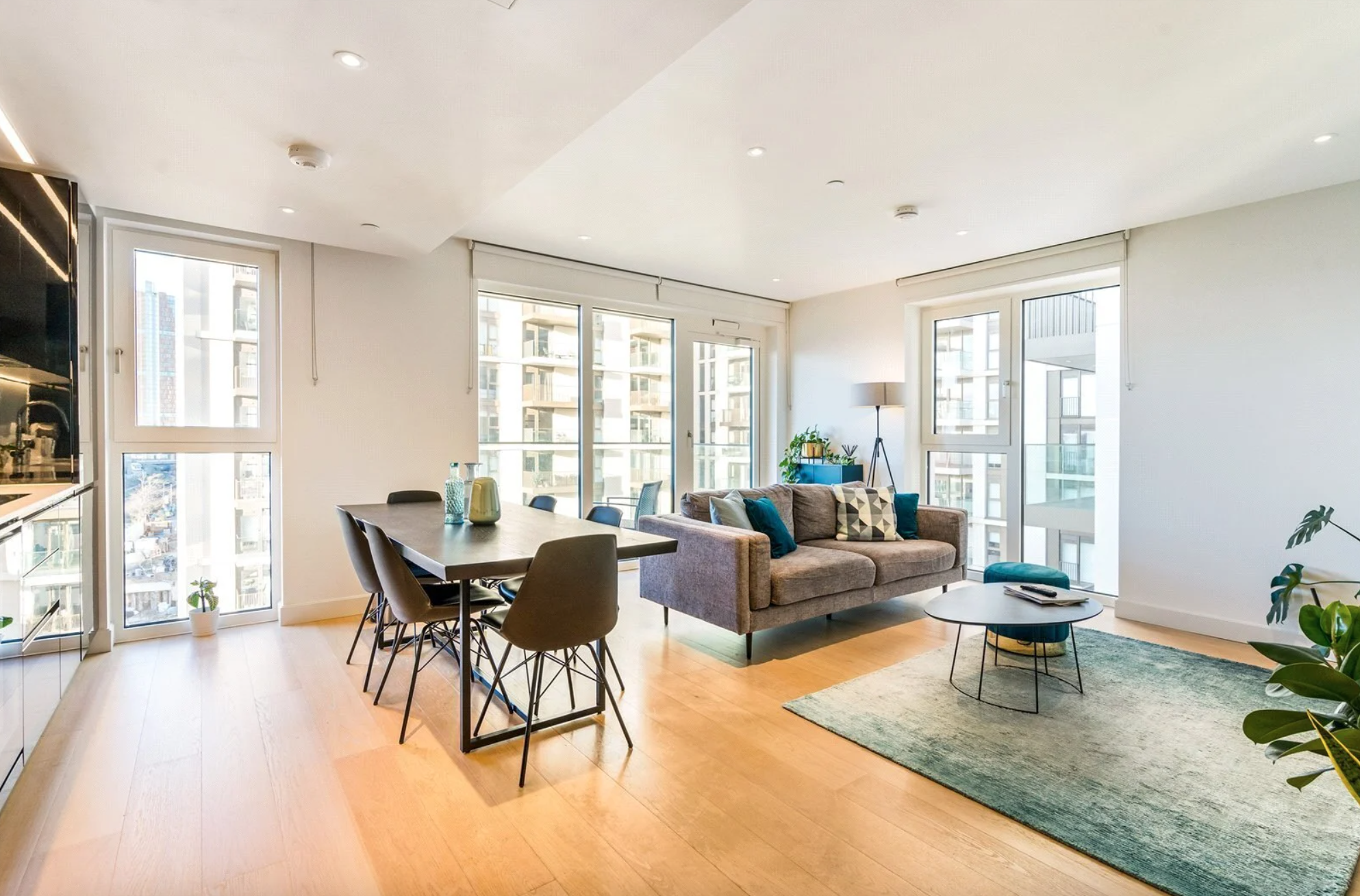 2 bedroom flat for sale 0