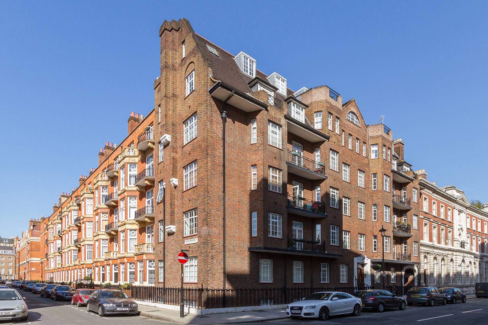 4 bedroom flat for sale 0