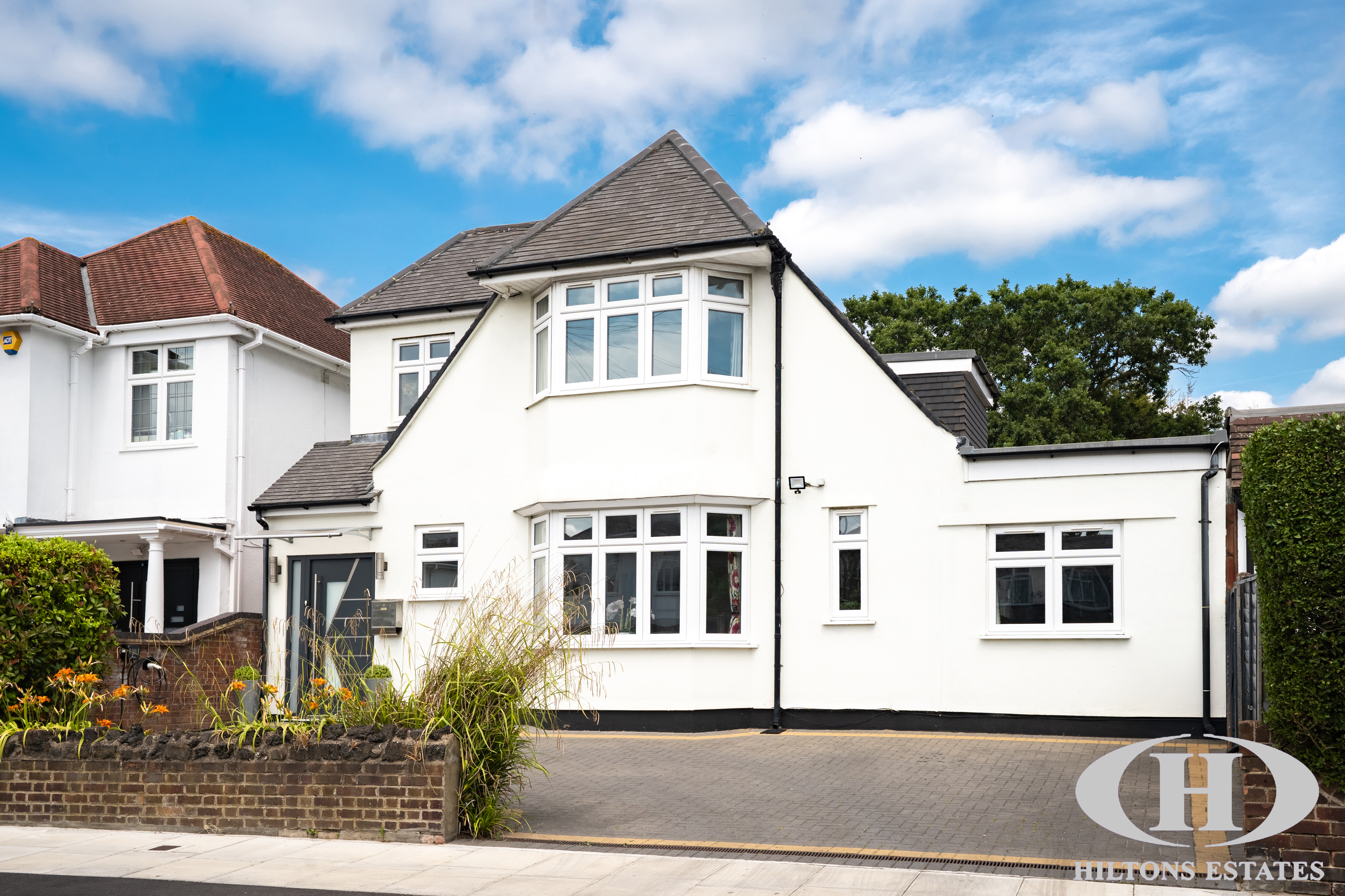 4 bedroom detached house for sale 0