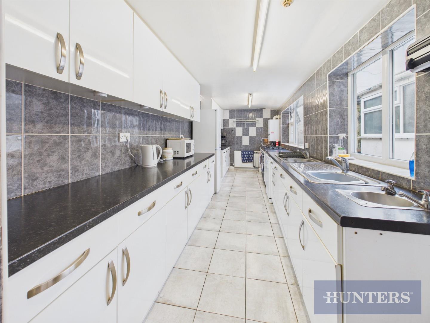 9-bed terraced on 33, North Marine Road, Scarborough, £250,000