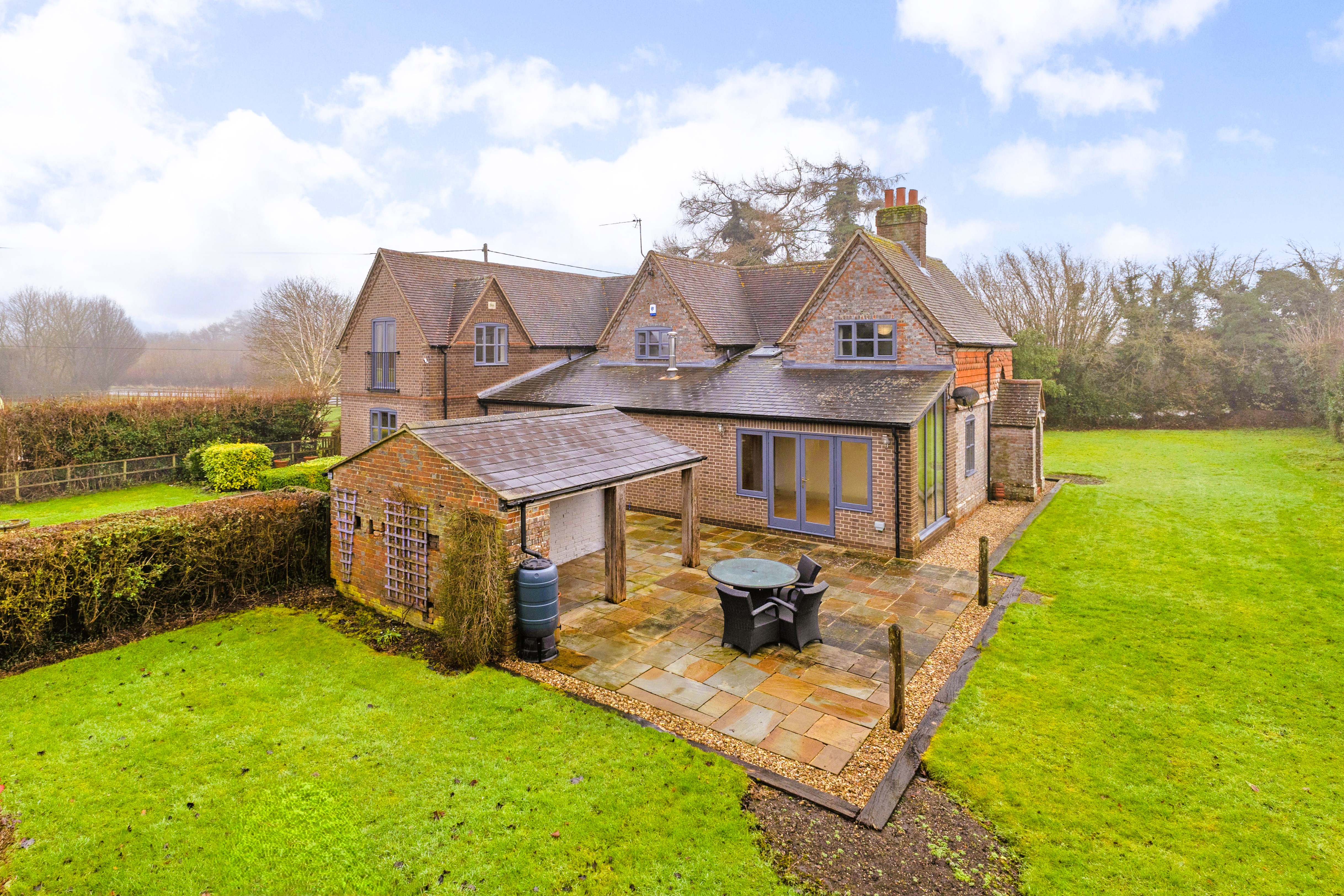 6 bedroom detached house for sale 0