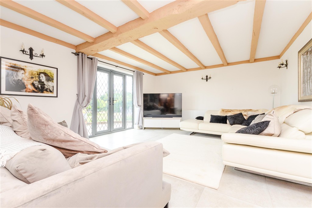 5 bedroom detached house for sale 0