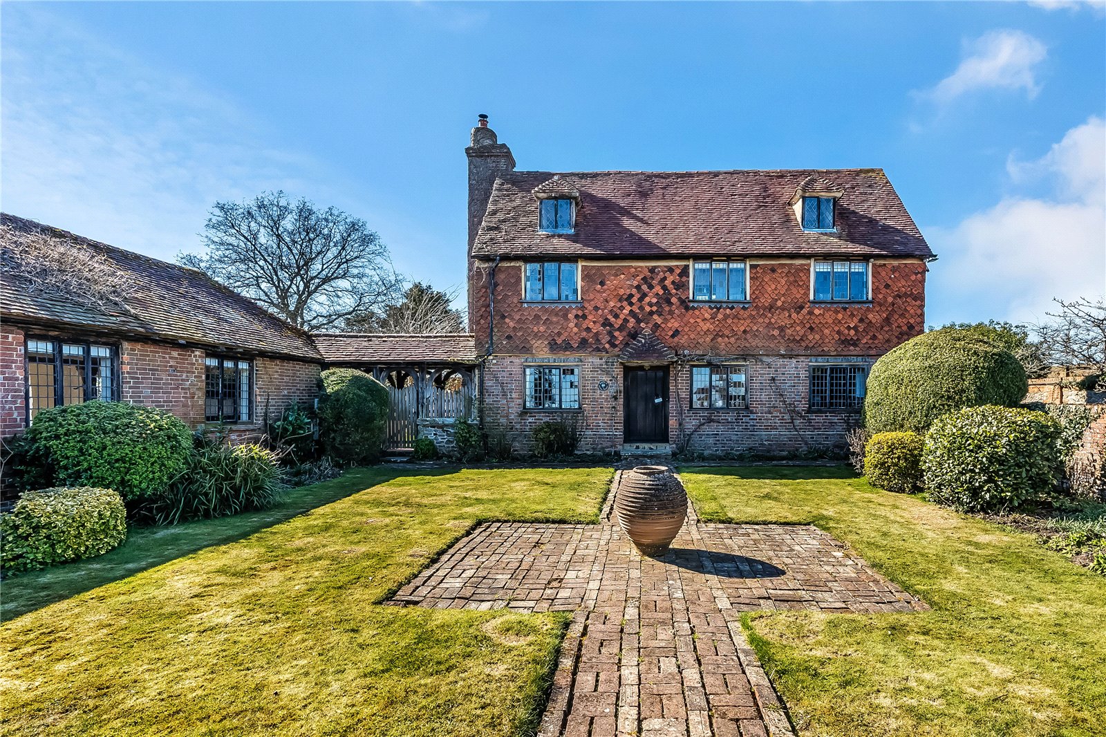 5 bedroom detached house for sale 0