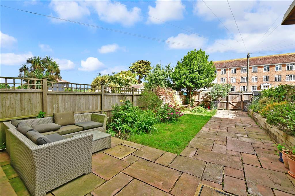 Photos of Marine Parade, Hythe, Kent CT21 64989981 PrimeLocation