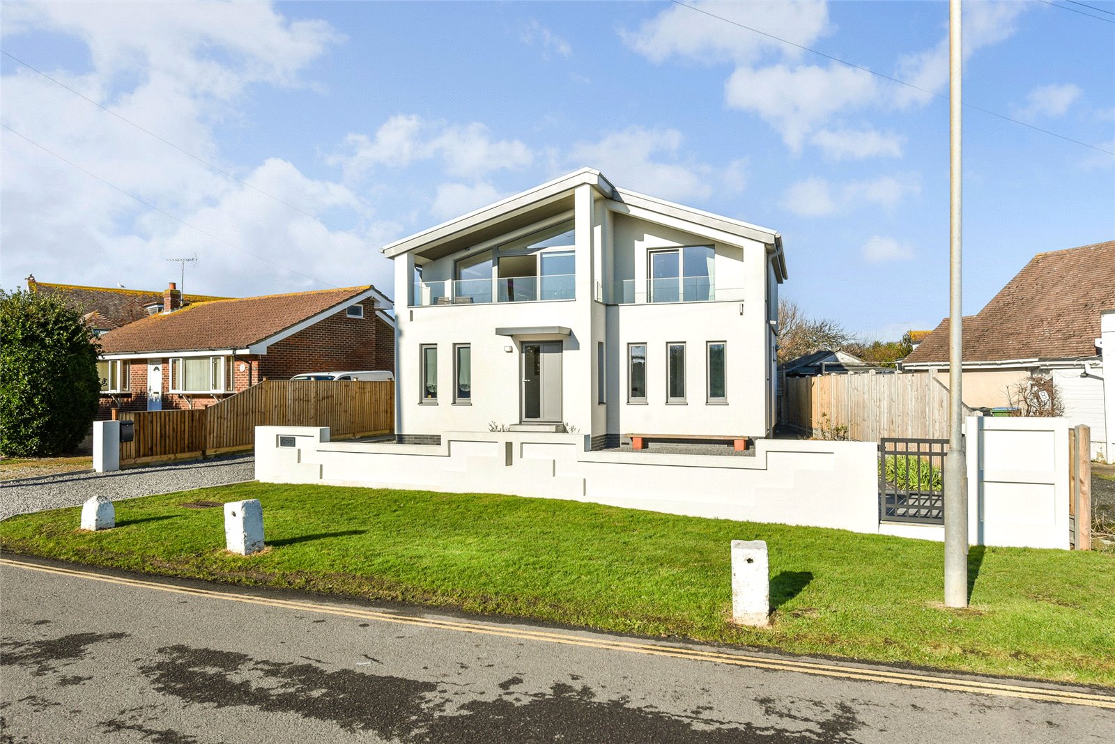 3 bedroom detached house for sale 0
