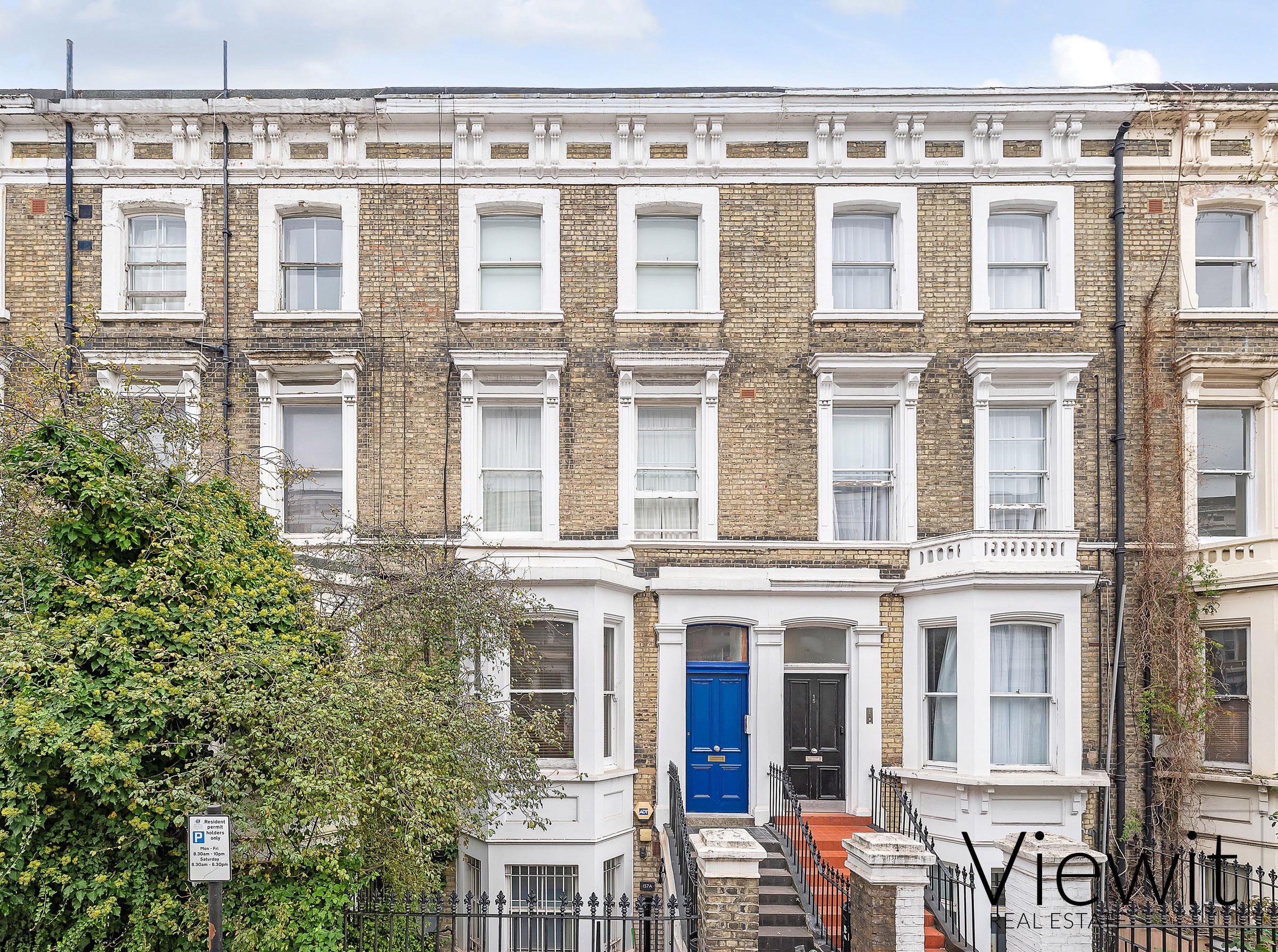 Second Floor Flat, 157 Finborough Road, London photo 2