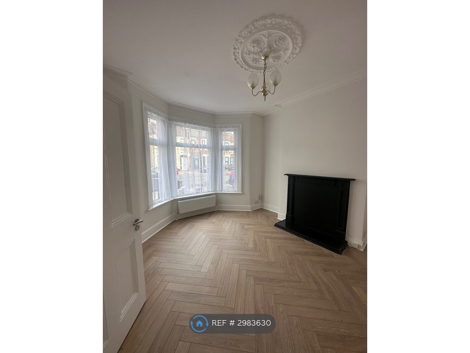 Cobham Road, Ilford photo 4