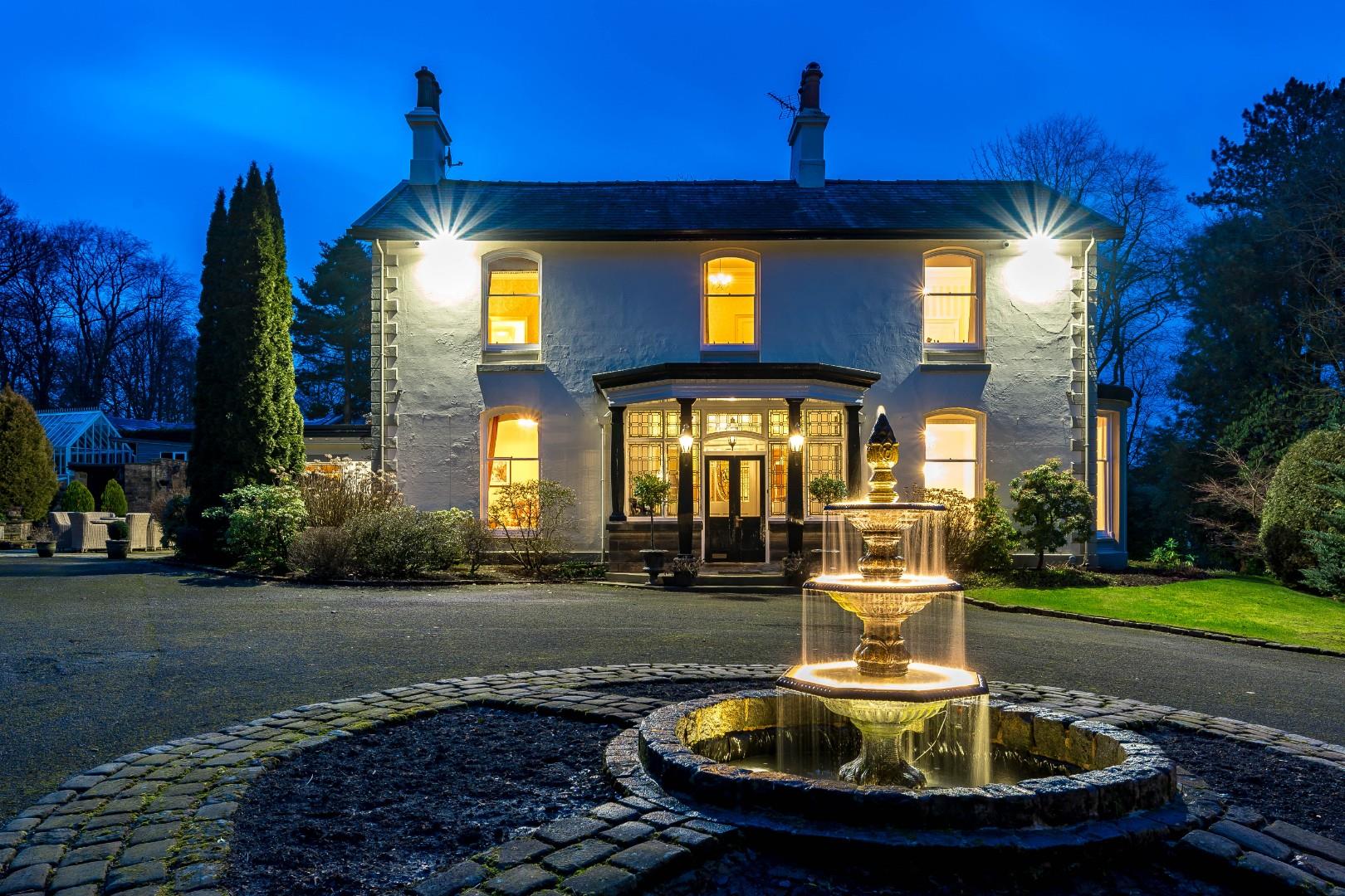 5 bedroom detached house for sale 0