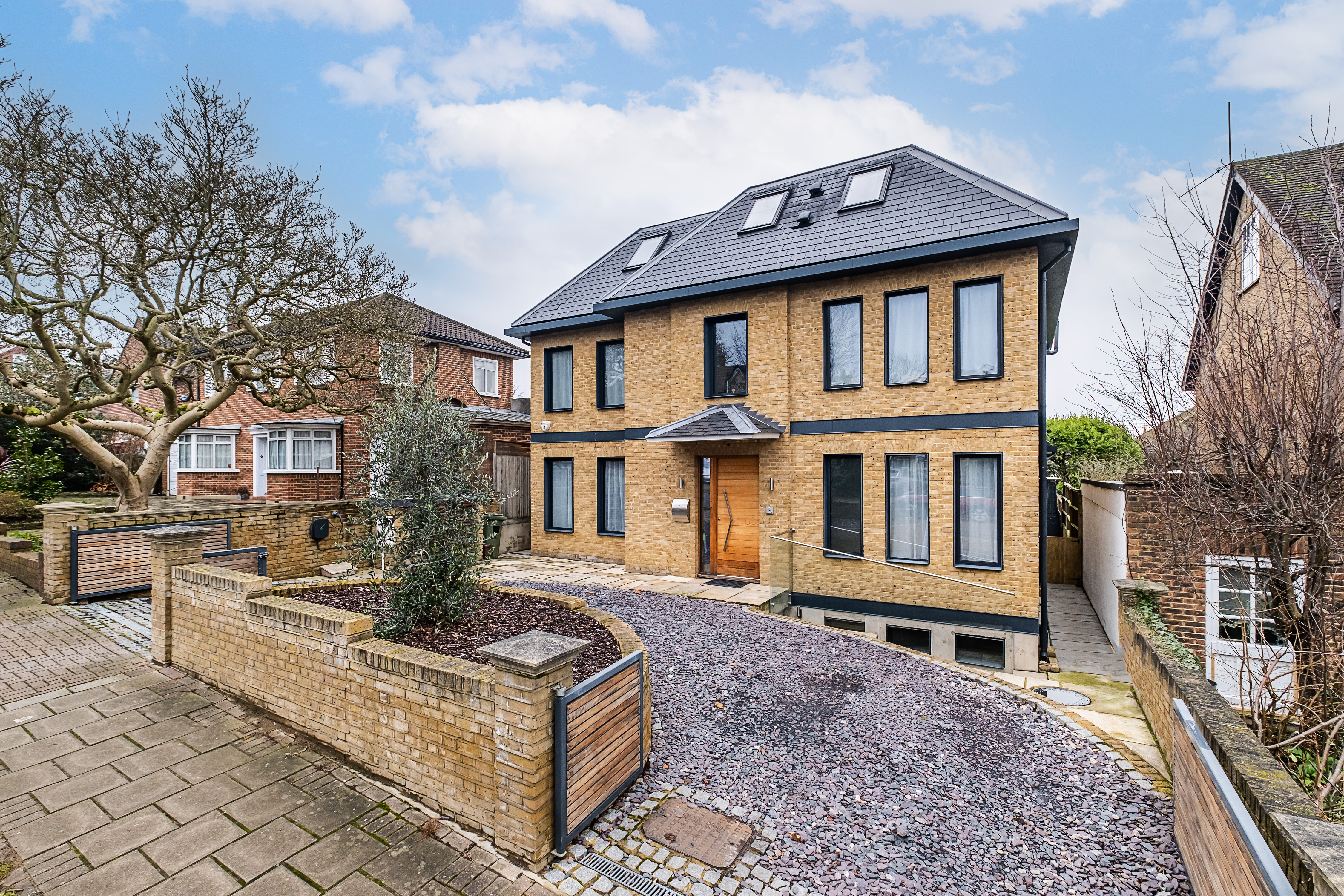 7 bedroom detached house for sale 0