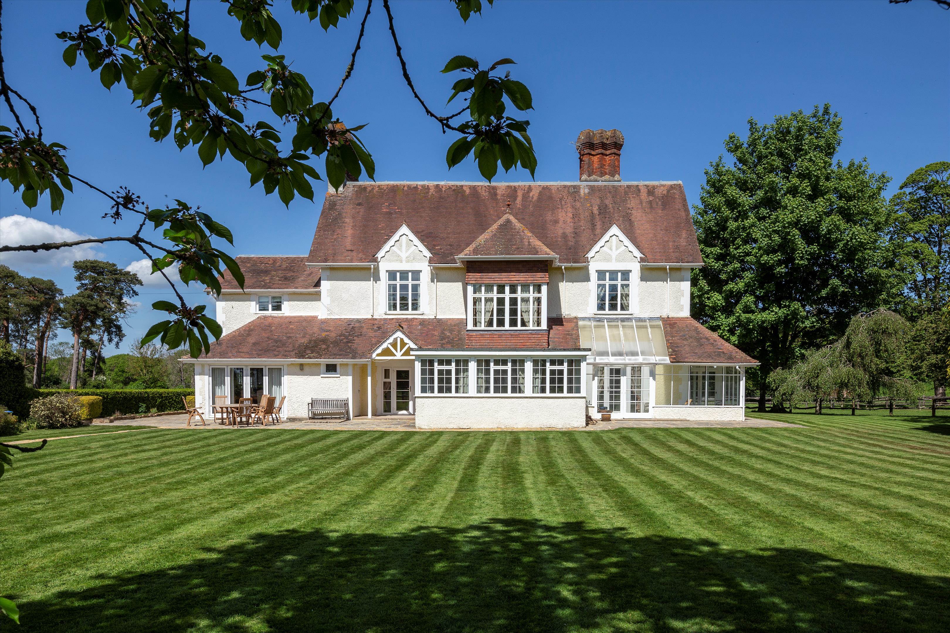 7 bedroom detached house for sale 0