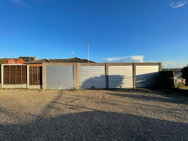 Garage, 176, Bergholt Road, Colchester photo 5