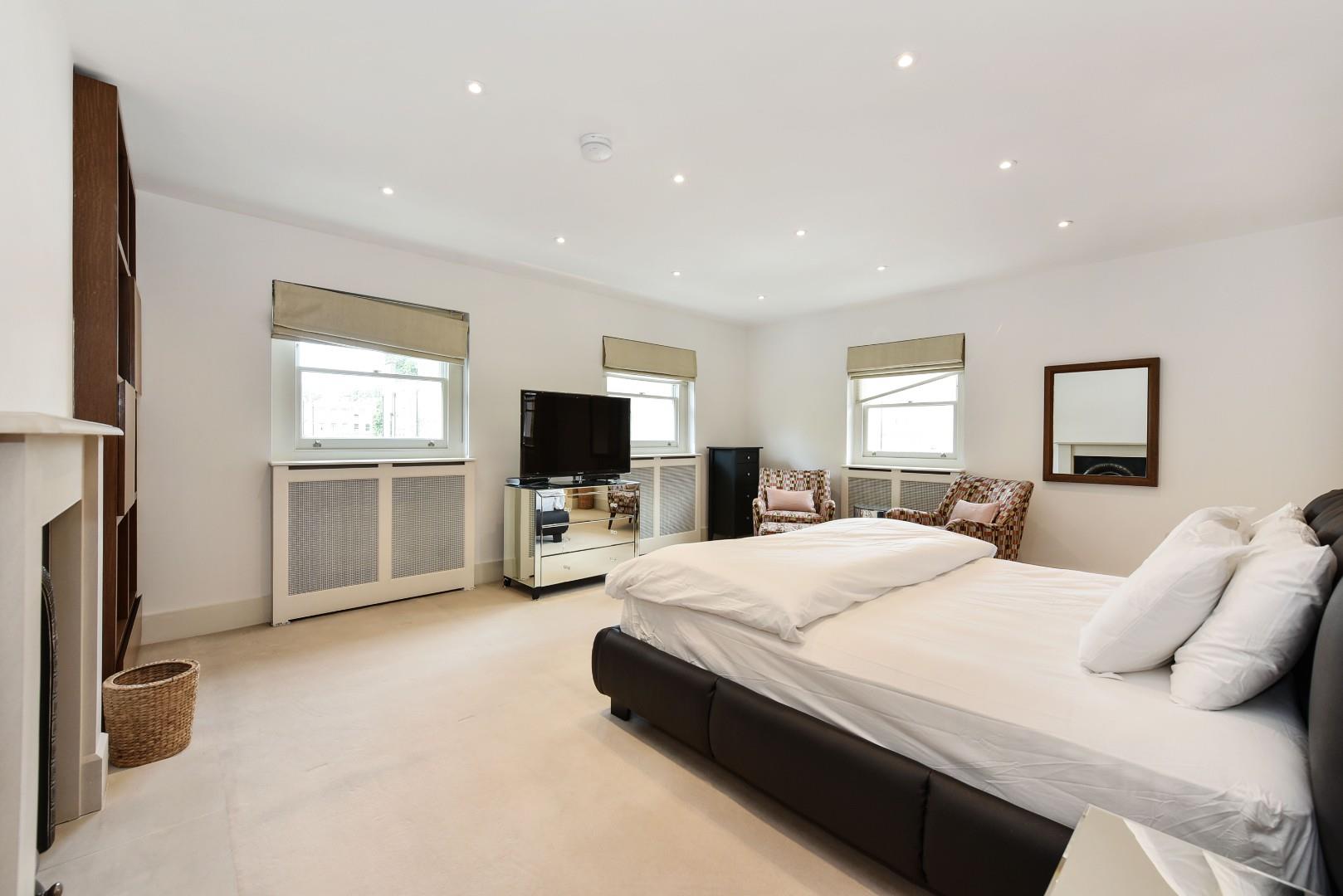 3 bedroom flat for sale 0