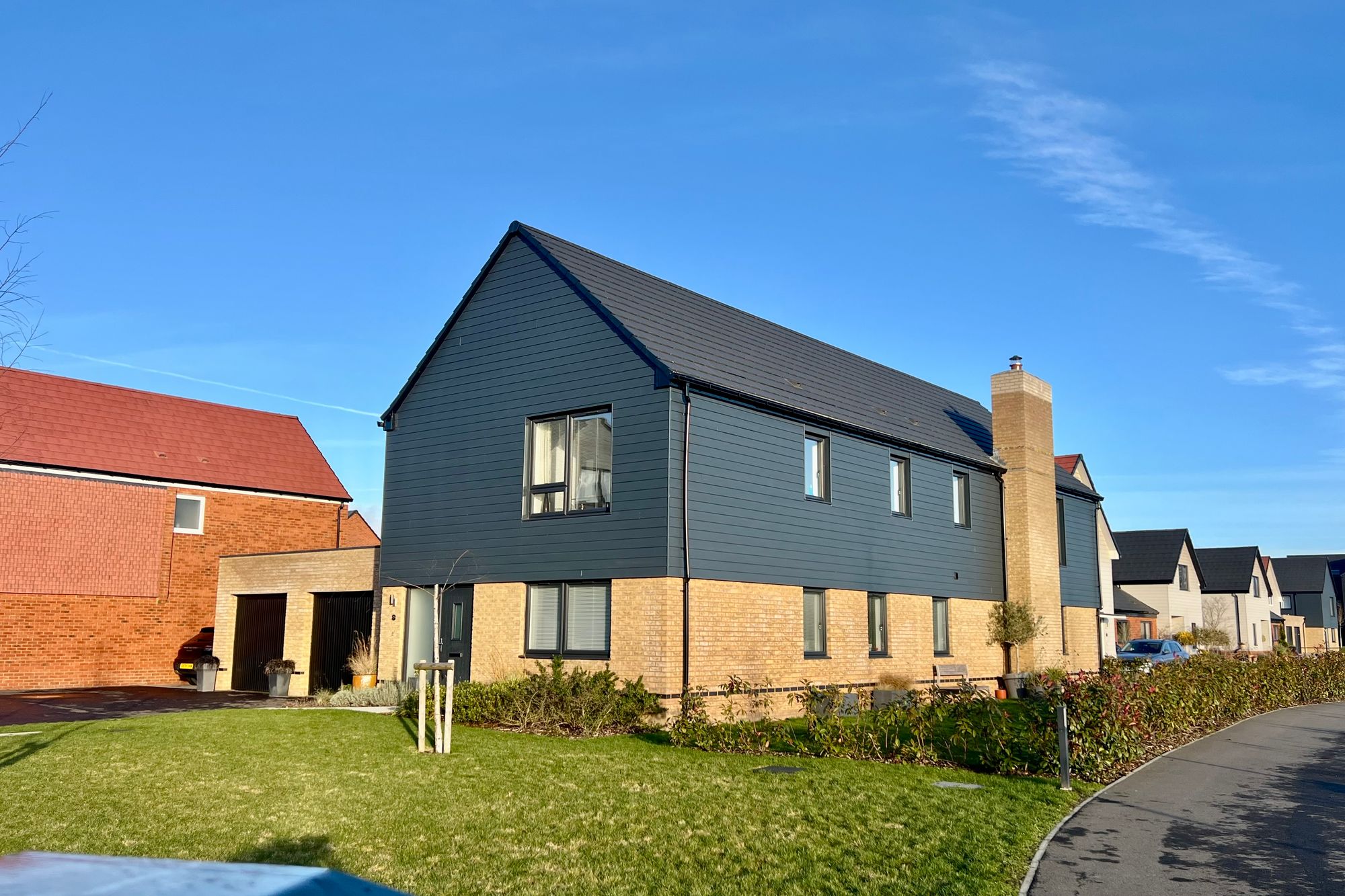 4 bedroom detached house for sale 0