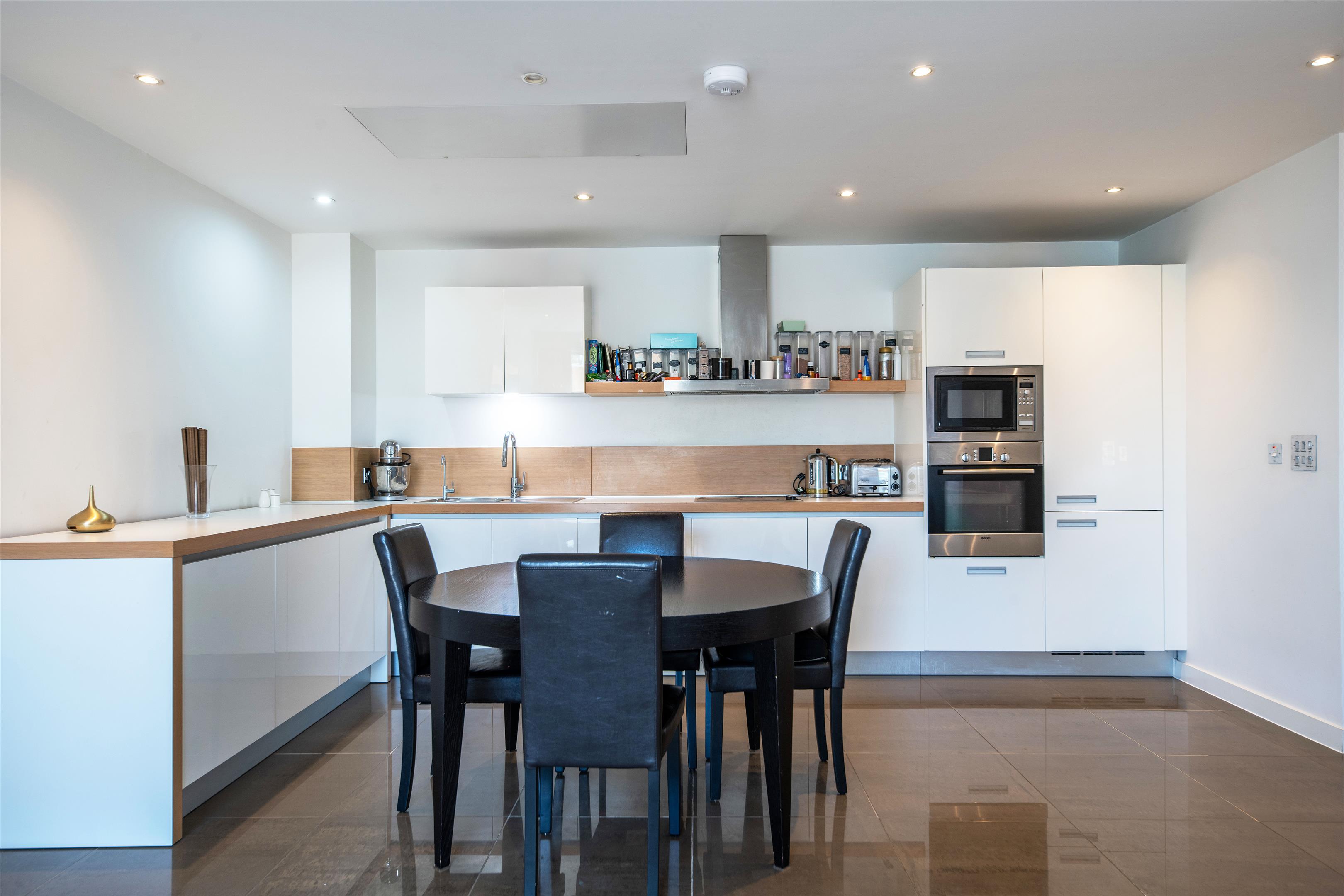 2 bedroom flat for sale 0