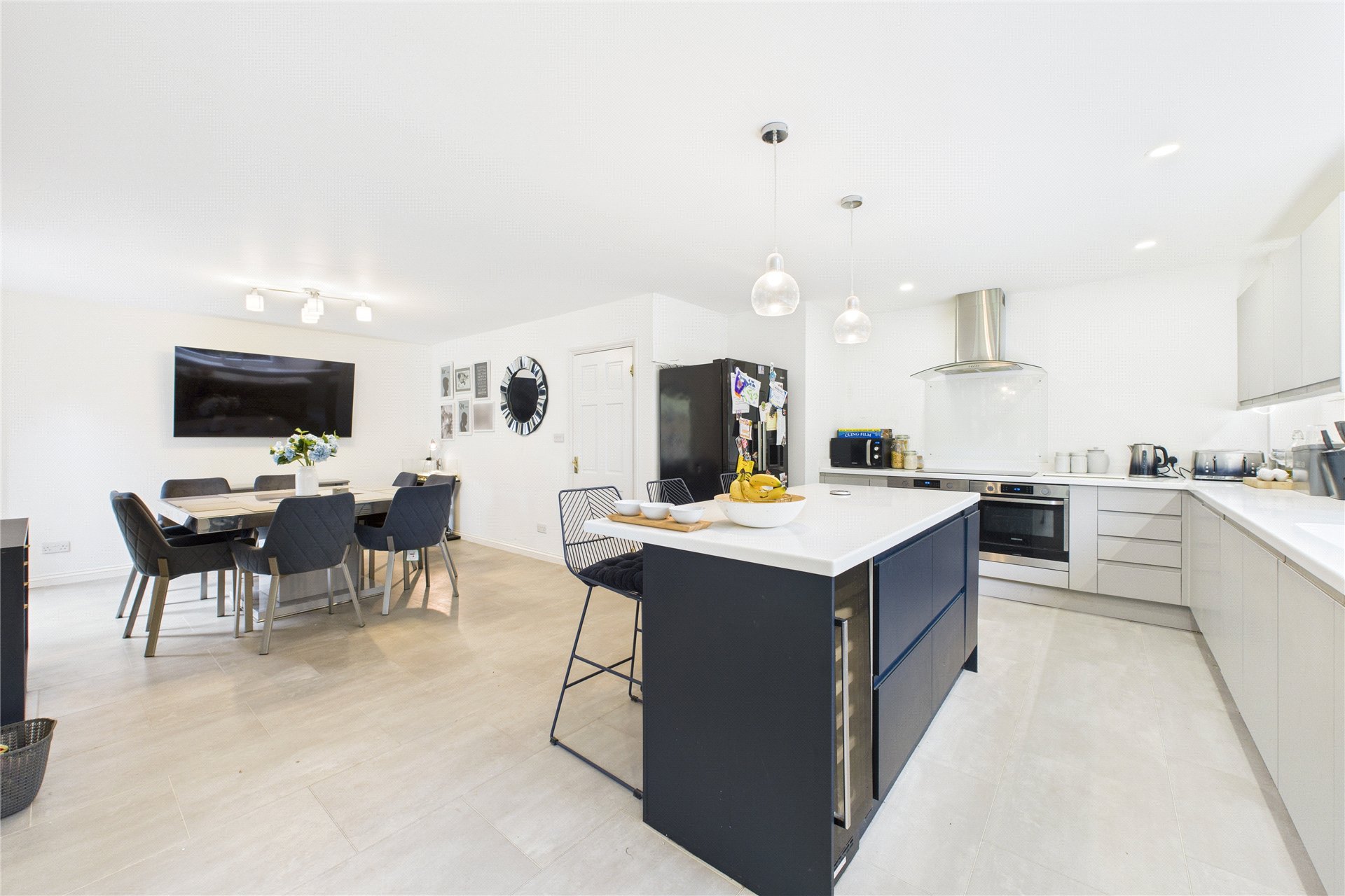 5 bedroom detached house for sale 0