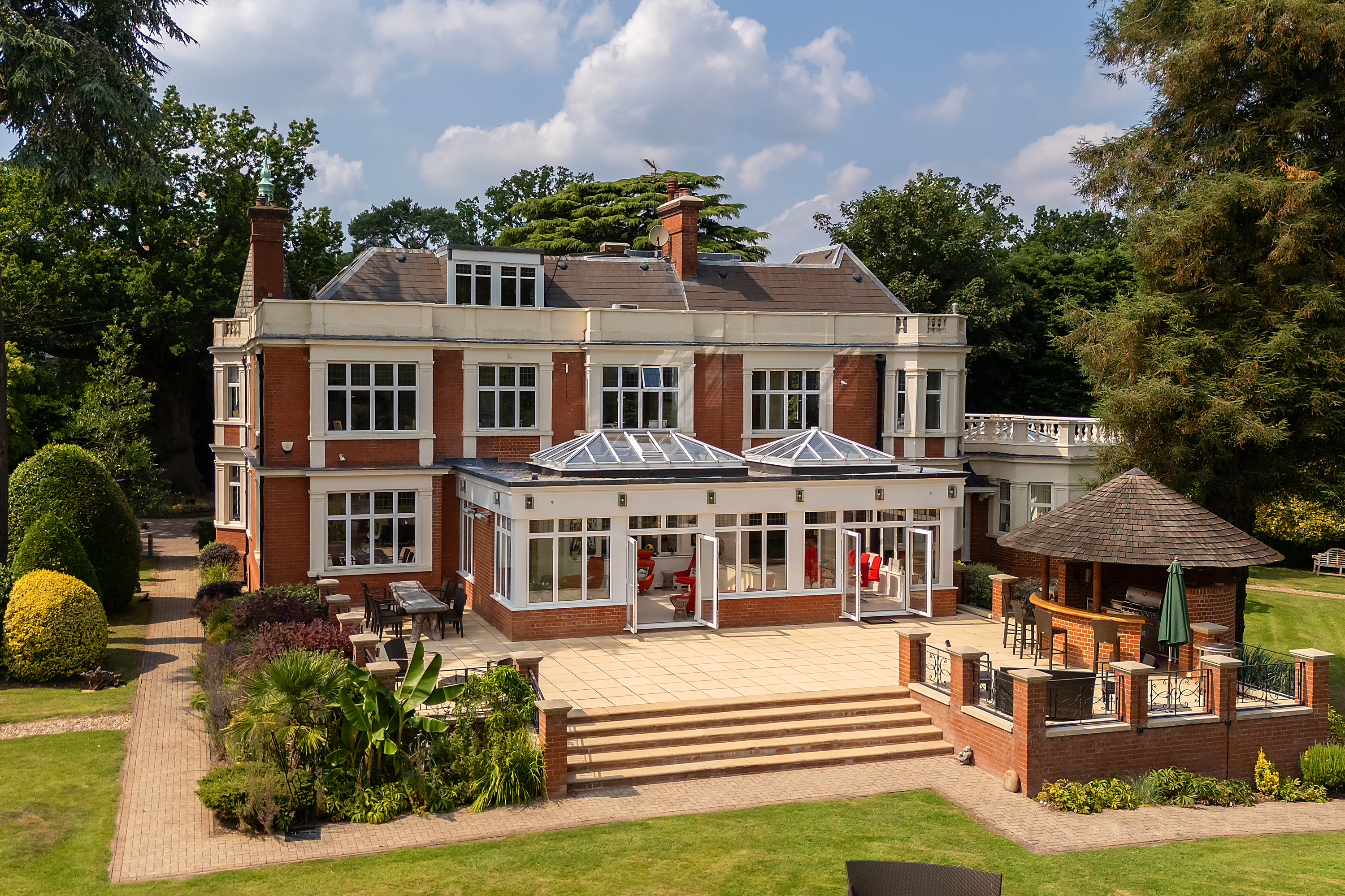 7 bedroom detached house for sale 0